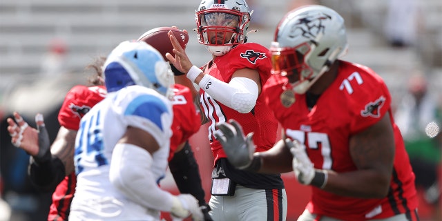 Jordan Ta'amu #10 of Tampa Bay Bandits looks to pass the ball in the third quarter of the game against the New Orleans Breakers at Protective Stadium on April 24, 2022 in Birmingham, Alabama.