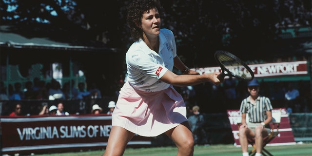 La tenista estadounidense Pam Shriver en el Torneo de Tenis Virginia Slims of Newport, Newport, Rhode Island, julio de 1987.