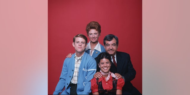 From Left: Richie (Ron Howard), Marion (Marion Ross), Erin Moran (Joanie) and Howard Cunningham (Tom Bosley) of ‘Happy Days’.