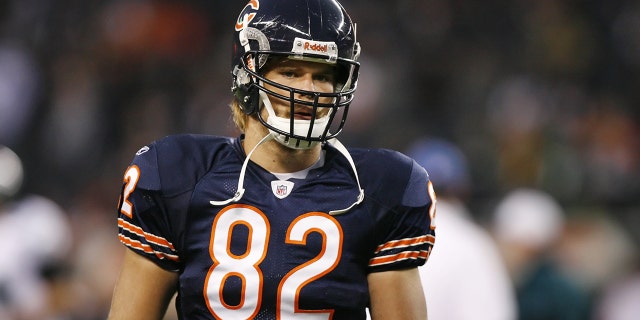 Bears' Greg Olsen warms up before a game against the Philadelphia Eagles on September 28, 2008 at Soldier Field in Chicago.