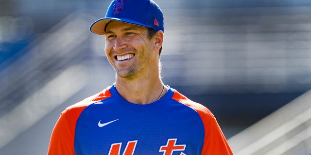 Injured Mets' Jacob deGrom out for major time, no set return date New York Mets starting pitcher Jacob deGrom (48) reacts after working out during spring training.
