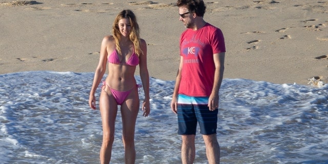 Jason Sudeikis  confirms his relationship with stunning model and actress, Keeley Hazell as the two enjoy a romantic getaway in Cabo.