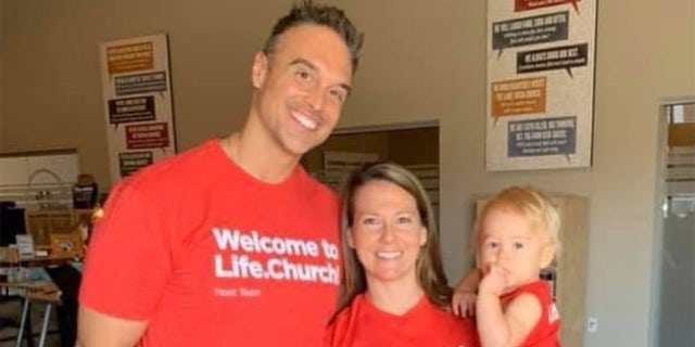 In 2015, Broome met a woman named Hope at the gym where he worked and asked her out on a date. Broome is shown in this photo with Hope and one of their children.