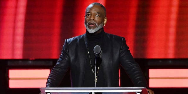 LeVar Burton pranks Will Smith onstage at the 64th Annual Grammy Awards.