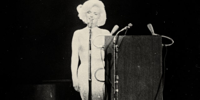 Marilyn Monroe a chanté célèbre "Joyeux anniversaire" au président John F. Kennedy en mai 1962. Elle a été retrouvée morte en août.