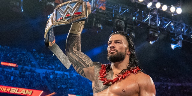Roman Reigns está buscando una victoria por el título unificador.