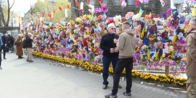 Leo Soto traveled to Ukraine to create a tribute to those who have fallen victim to Russia’s more than two-month-long war.