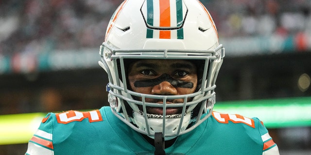 Dolphins make Xavien Howard highest-paid cornerback after adding highest-paid receiver Xavien Howard # 25 of the Miami Dolphins looks on during the game against the New England Patriots at Hard Rock Stadium on January 09, 2022 in Miami Gardens, Florida.