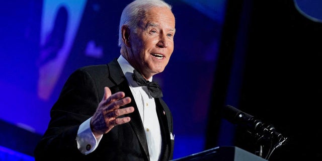 US President Joe Biden Speaks at the Annual White House Correspondents' Association Dinner in Washington, DC, April 30, 2022. REUTERS / Al Drago