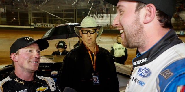Briscoe apologized for ruining Reddick's chance to win the Food City Dirt Race.