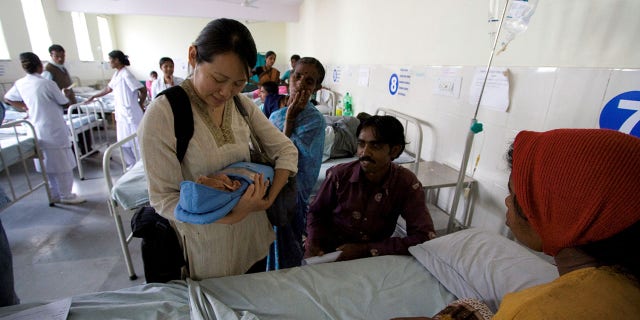Newborns using Embrace Global's incubators.