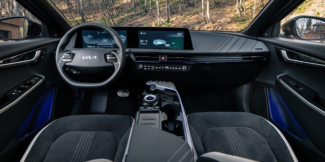 The EV6 is equipped with two digital screens and is lined with synthetic and recycled materials.