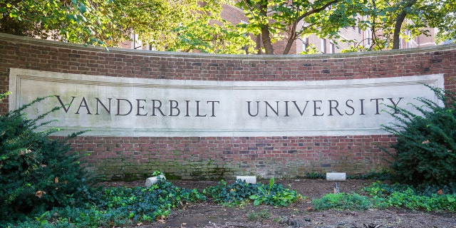 Nashville, Tennessee: Sign at the entrance to Vanderbilt University