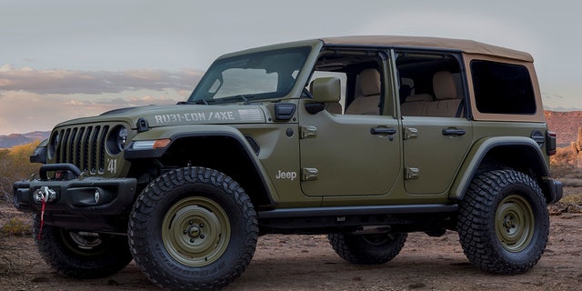 The Jeep '41 concept combines WWII styling with a plug-in hybrid powertrain.