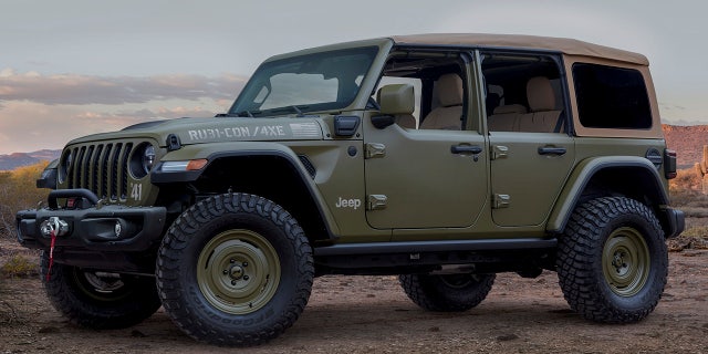 The Jeep '41 concept combines WWII style with a plug-in hybrid powertrain.