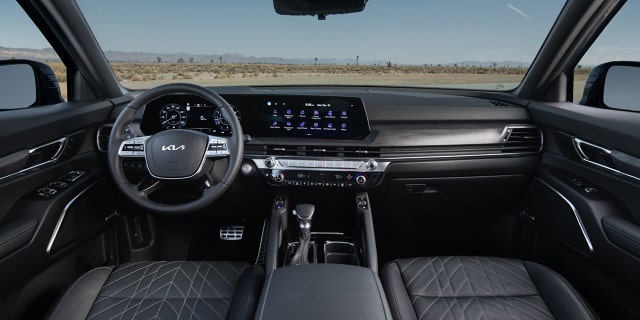 The Telluride's dashboard is now equippedwith dual digital displays.