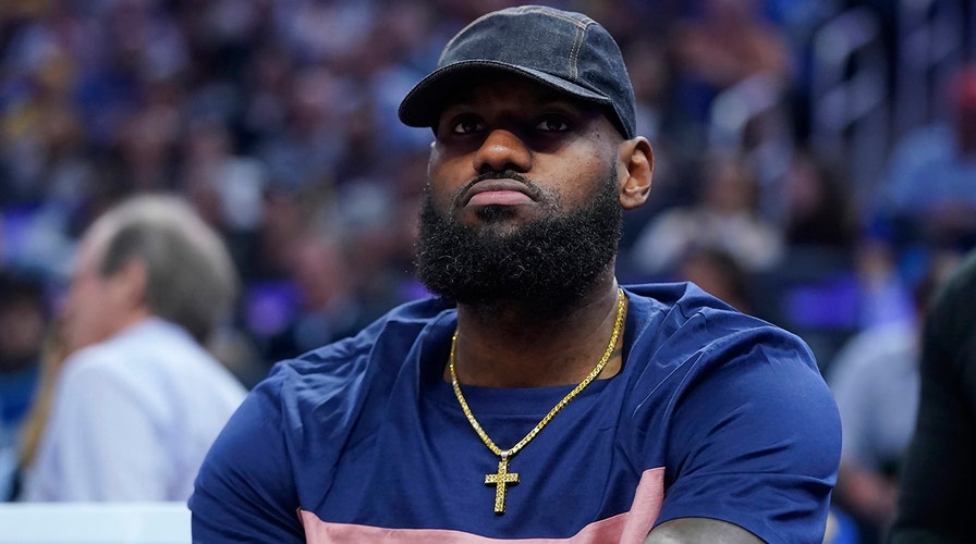 LeBron James Hates the NBA's Short-Sleeve Jerseys