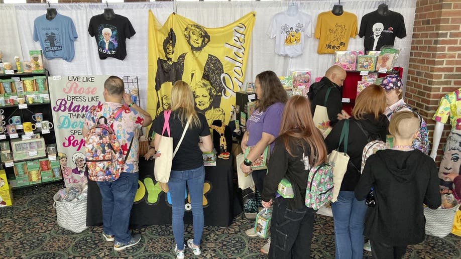 'Golden Girls' convention in Chicago