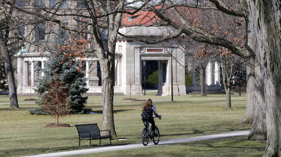 More Gen Z college freshmen are quitting school early and moving back home with mom and dad