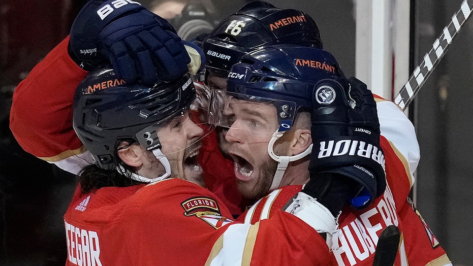 Jonathan Huberdeau, Panthers rally from 4 down, beat Maple Leafs in OT