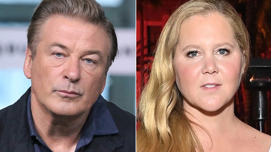 Amy Schumer shuts down speculation she was going to joke about Alec Baldwin ‘Rust’ tragedy at 2022 Oscars