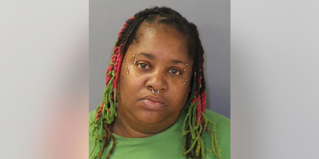NC woman stabs Jimmy John's 16-year-old worker over sandwich order mix-up: police - Vimarsana News