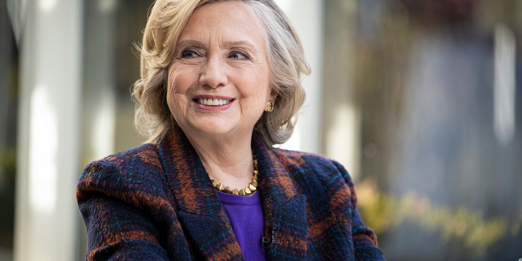 Hillary Clinton TV series about 'alternative universe' where she never marries Bill Clinton moves forward - Vimarsana News