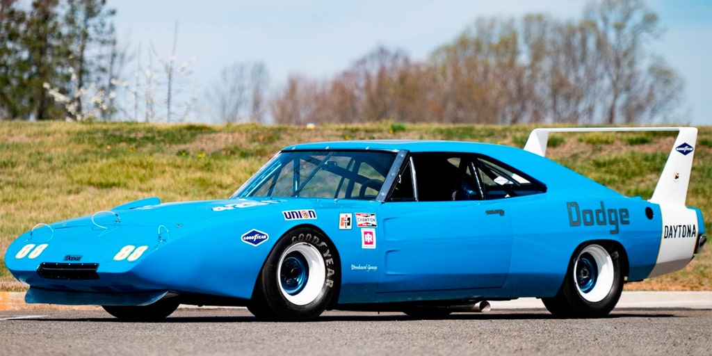 The first 200 mph NASCAR car is up for sale and worth a fortune - Vimarsana News