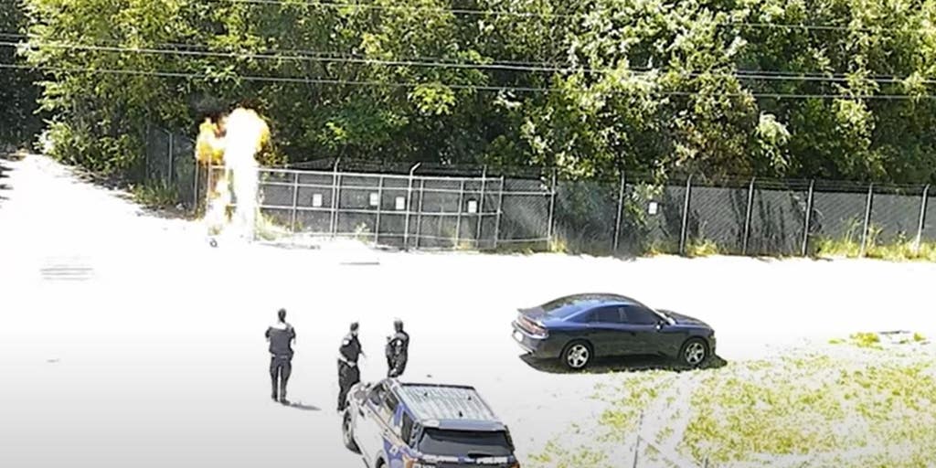 Video from Atlanta police shows Molotov cocktails thrown near officers - Vimarsana News
