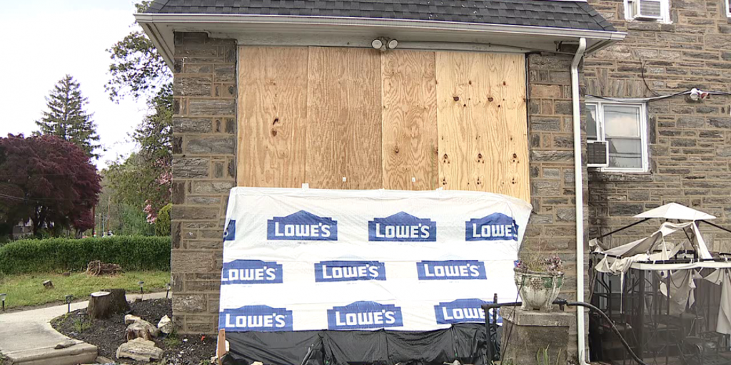 Pennsylvania homeowner calls intersection a 'death trap' after several car crashes damage her home - Vimarsana News