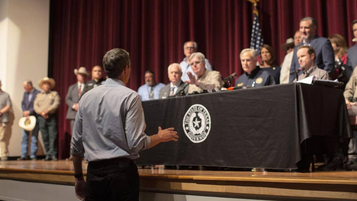 Beto O'Rourke yells at Gov Abbott