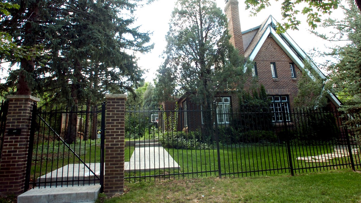Former home of the Ramsey family is seen in Boulder, Colorado August 16, 2006. An American primary school teacher was arrested in Thailand on Wednesday in the 1996 murder of JonBenet Ramsey, 10 years after the child beauty queen's grisly death triggered a media frenzy that transfixed much of America.