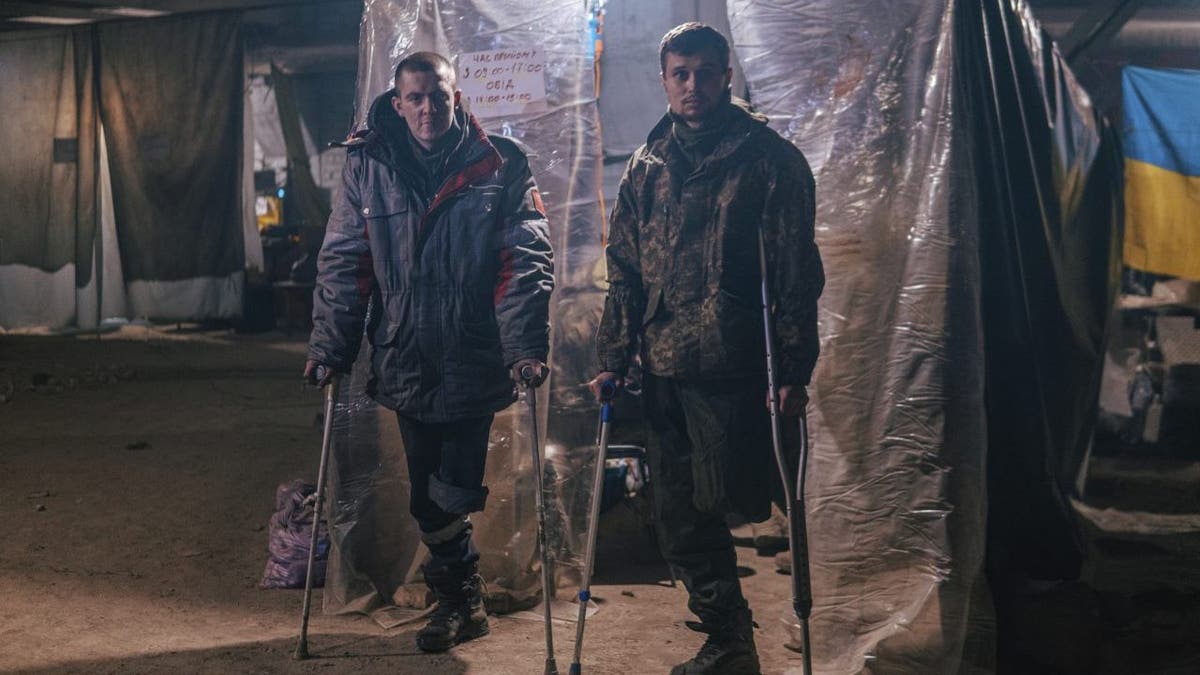 Wounded Ukrainians surrender to Russian troops