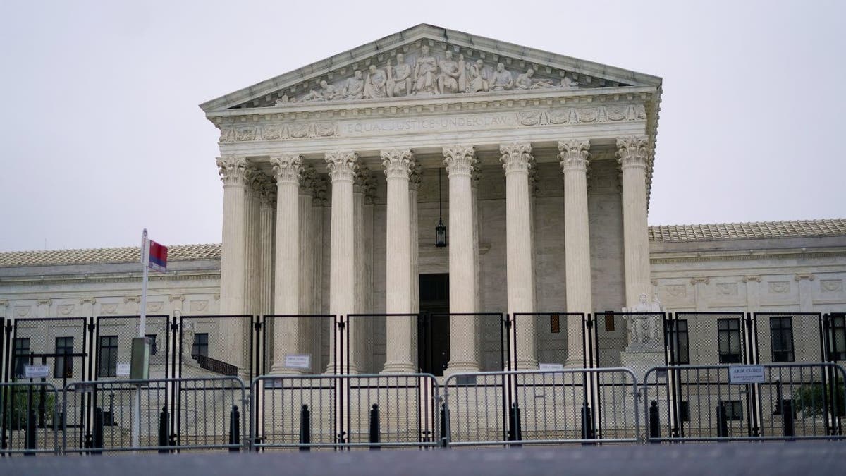 Supreme Court fence