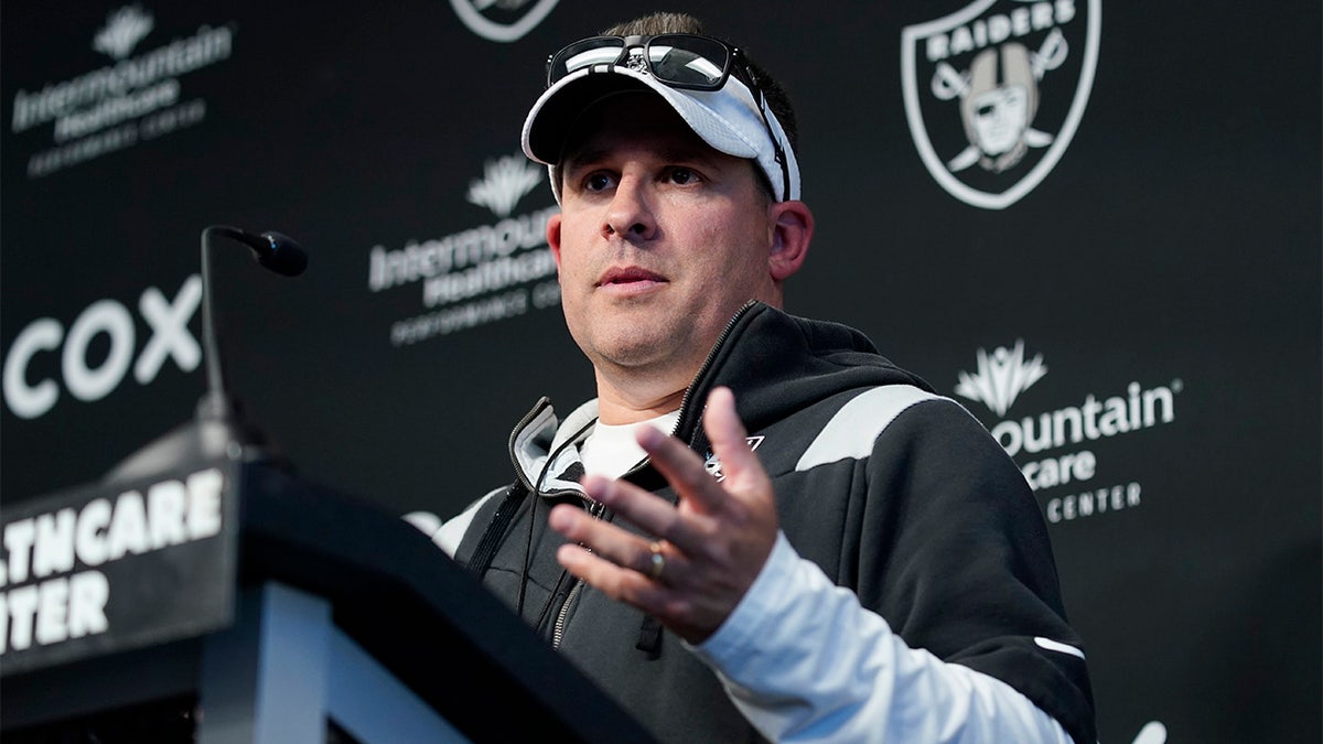 Josh McDaniels Raiders coach