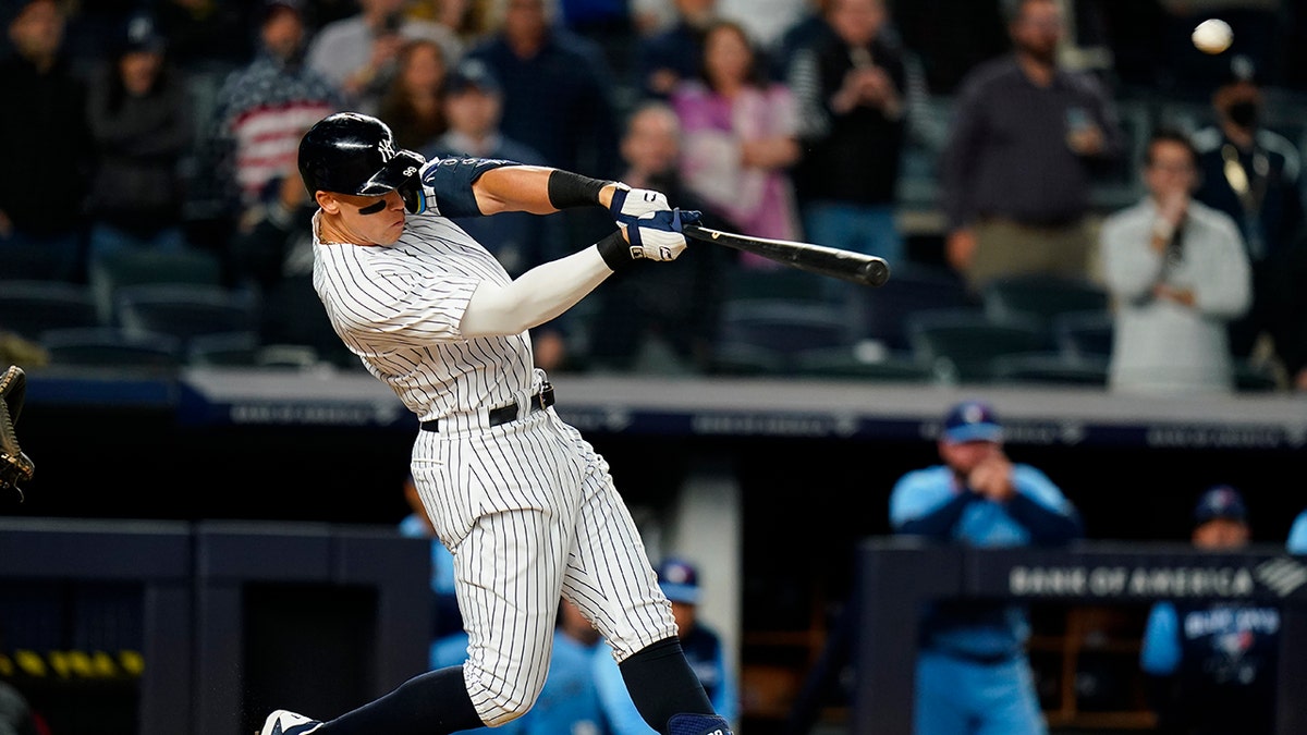 Aaron Judge hits walk-off homer as Yankees stun Blue Jays, 6-5 - Pinstripe  Alley