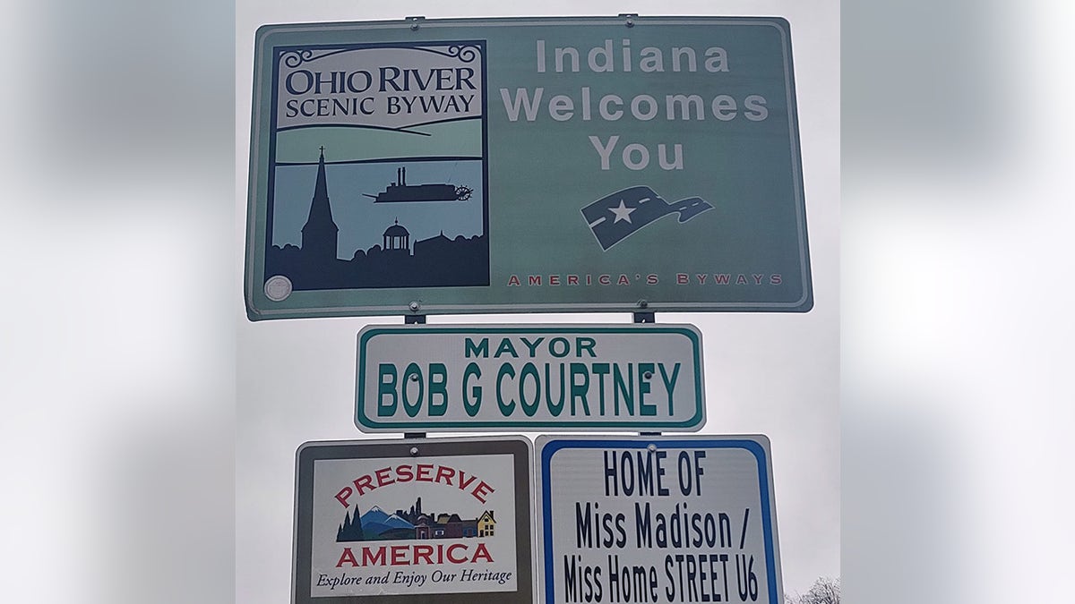 Indiana welcome sign