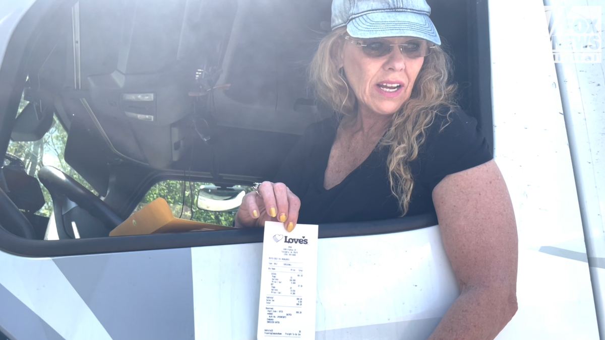 Tennessee trucker shows gas receipt