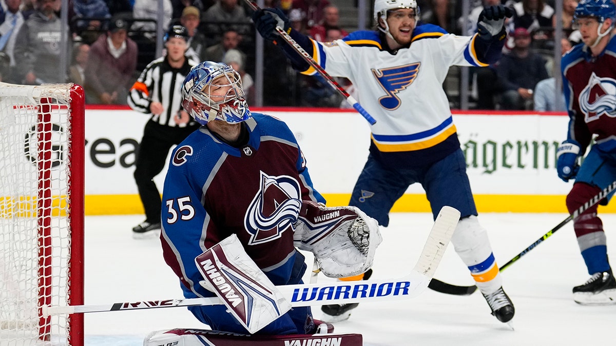 Binnington saves 44 shots, Avalanche fall short vs. Blues