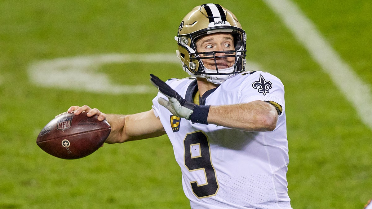 Quarterback Drew Brees throws a pass