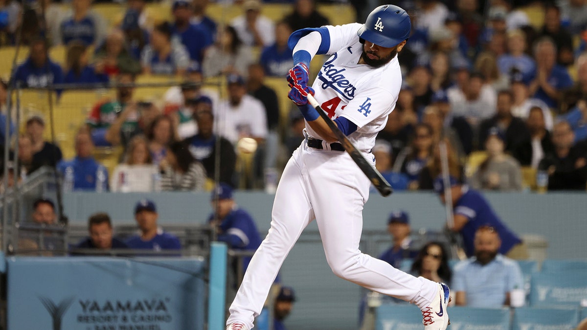 Dodgers' Edwin Rios swings