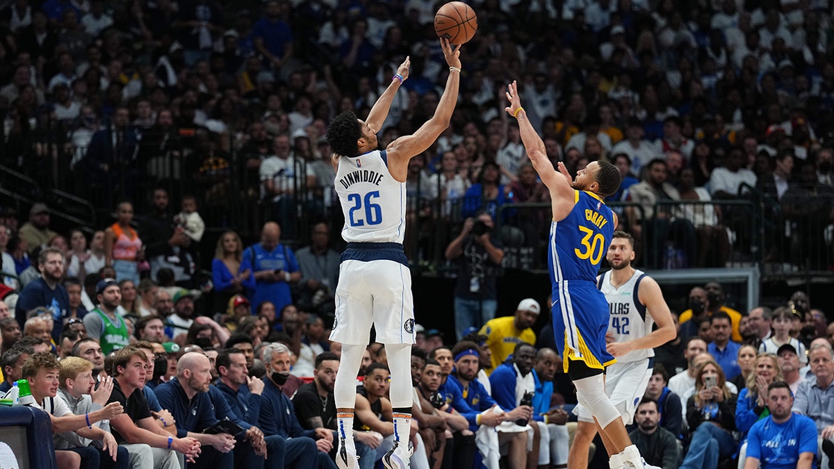 Spencer Dinwiddie 2022 NBA Playoffs Warriors Mavericks