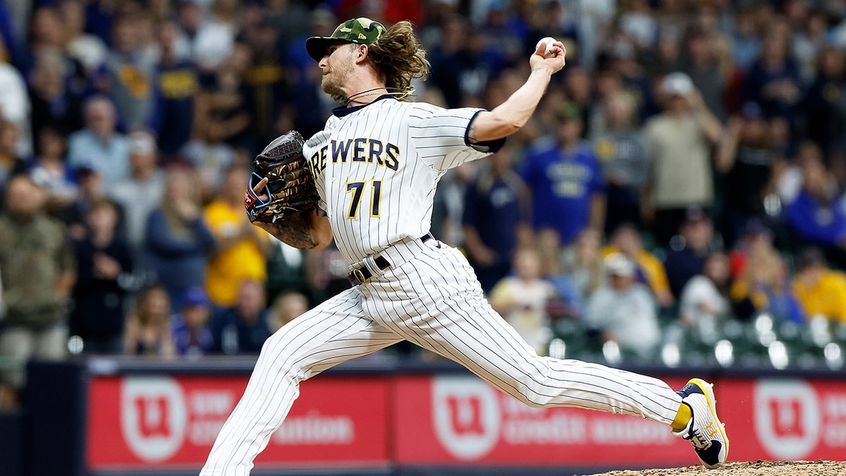 Should the Padres attempt to extend Josh Hader?