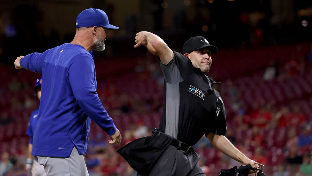 Cubs David Ross ejected