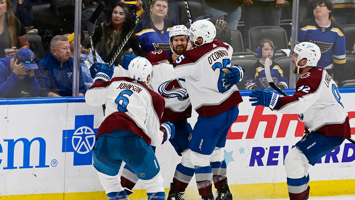 Helm Avalanche celebrate game 6