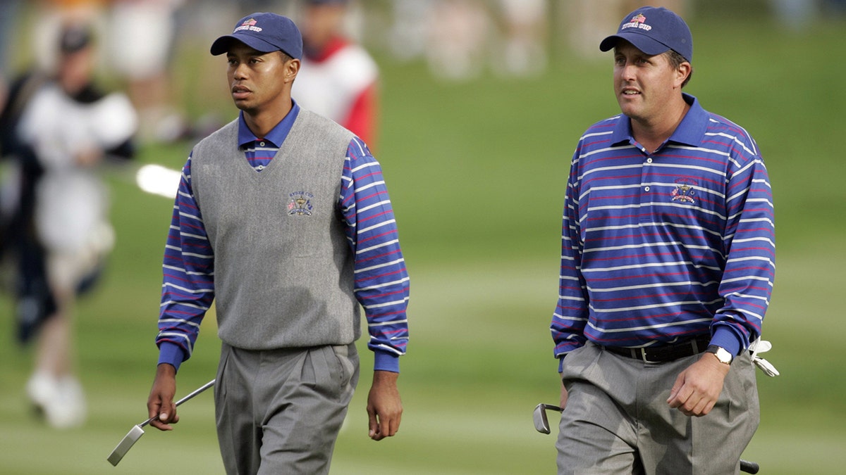 Golf: Ryder Cup, Phil Mickelson and Tiger Woods during Friday Fourball matches at Oakland Hills, Bloomfield Hills, MI on September 17, 2004. 