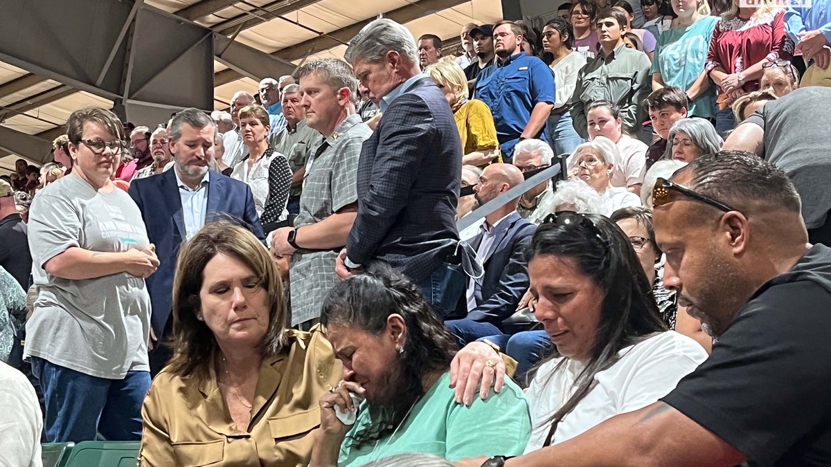 Texas school shooting mourners at memorial vigil