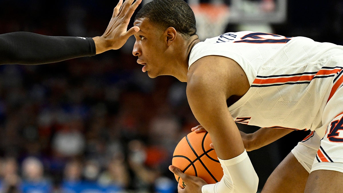 Jabari Smith, Auburn basketball's newest 5-star, is the 'full package