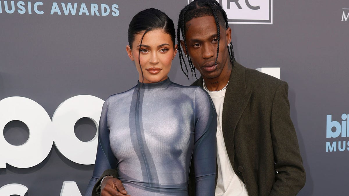 Kylie_Travis1 Kylie Jenner killed Frankis Bikinis with photos of swimwear