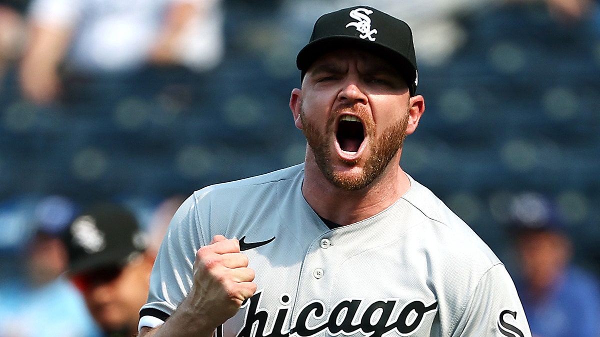 White Sox's Liam Hendriks yells